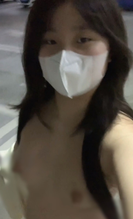 【精品】人气博主【洛宝】户外全裸露出 未流出 超诱人